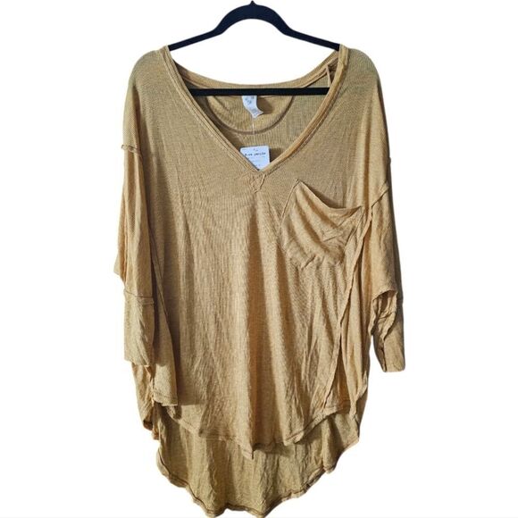 WE THE FREE Yellow Ribbed Slouchy Relaxed Pocket V-Neck T-Shirt - Medium - Picture 1 of 8